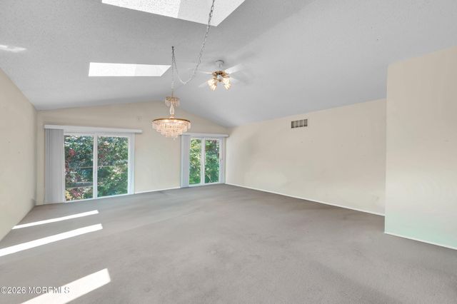 29 Woodchuck Lane, Brick, NJ 08724