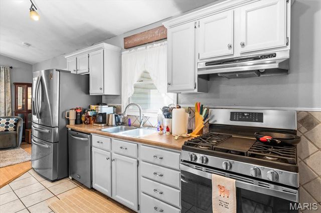 700 Andra Drive, Maryville, IL 62062