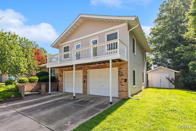 700 Andra Drive, Maryville, IL 62062