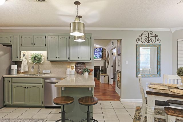 329 Regal Oaks, White Hall, AR 71602