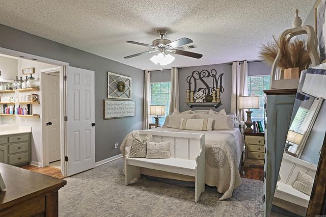 329 Regal Oaks, White Hall, AR 71602