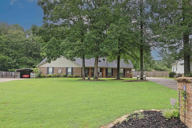 329 Regal Oaks, White Hall, AR 71602