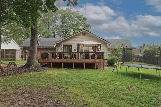 329 Regal Oaks, White Hall, AR 71602
