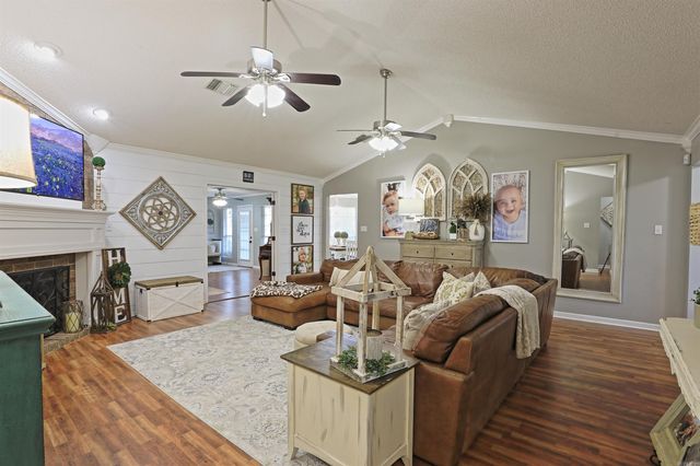 329 Regal Oaks, White Hall, AR 71602