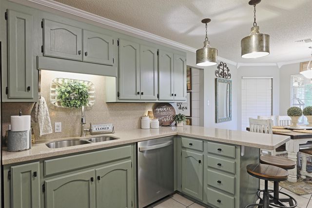 329 Regal Oaks, White Hall, AR 71602