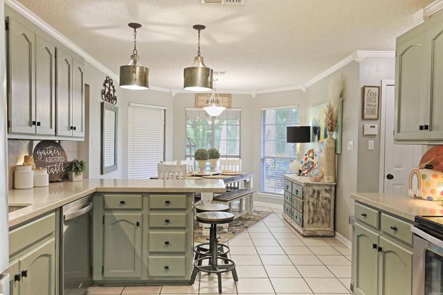 329 Regal Oaks, White Hall, AR 71602