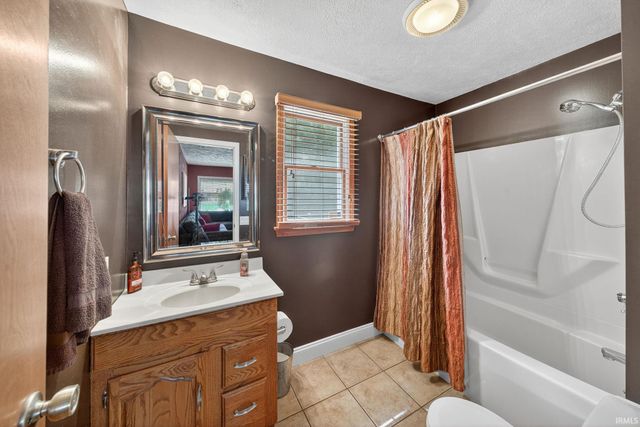 21380 Kroft Drive, South Bend, IN 46628