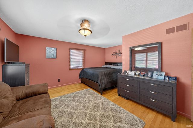 21380 Kroft Drive, South Bend, IN 46628