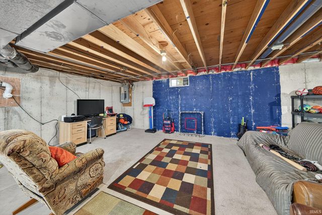 21380 Kroft Drive, South Bend, IN 46628