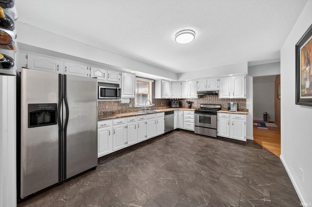 21380 Kroft Drive, South Bend, IN 46628