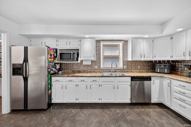 21380 Kroft Drive, South Bend, IN 46628