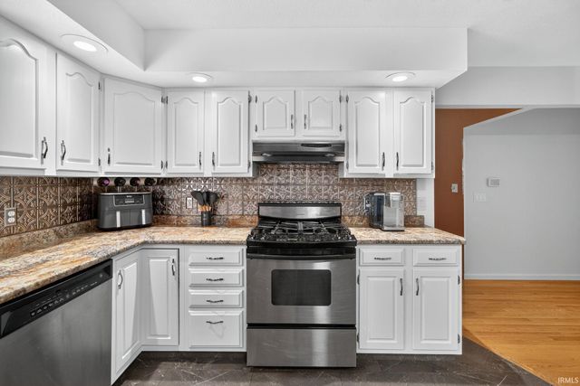 21380 Kroft Drive, South Bend, IN 46628