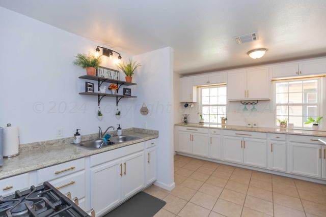 3002 S POLK Street, Amarillo, TX 79109