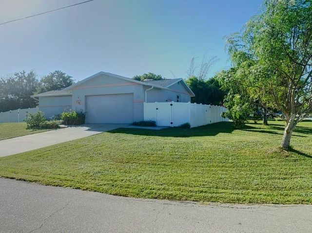 323 DOLPHIN PARKWAY, Punta Gorda, FL 33950