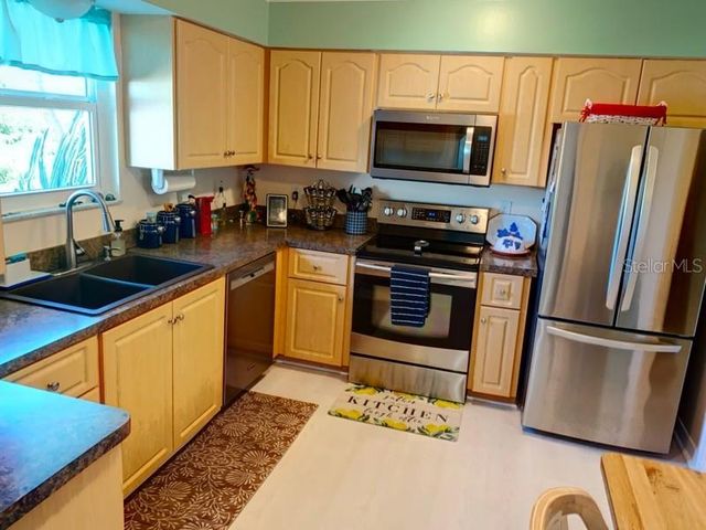 323 DOLPHIN PARKWAY, Punta Gorda, FL 33950