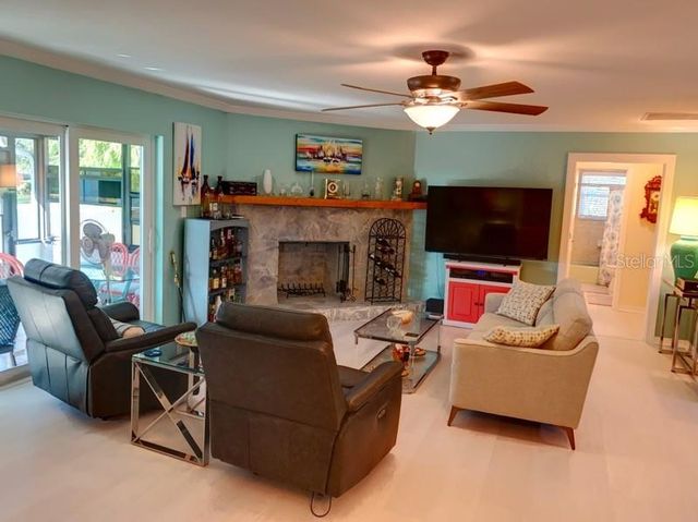 323 DOLPHIN PARKWAY, Punta Gorda, FL 33950