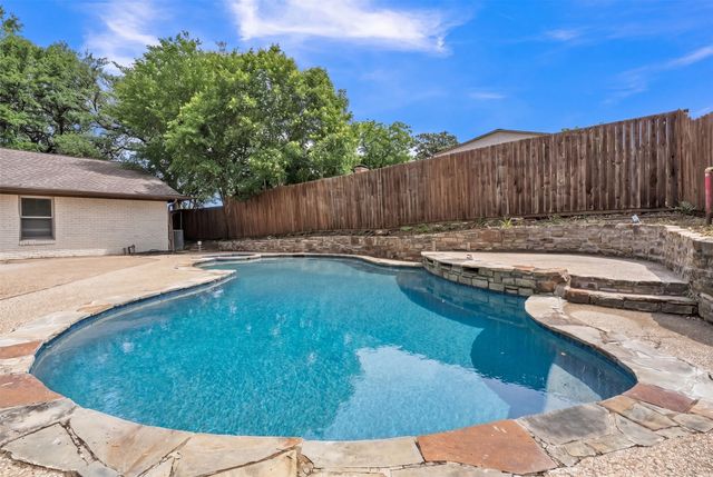 1230 Briar Hollow Lane, Garland, TX 75043