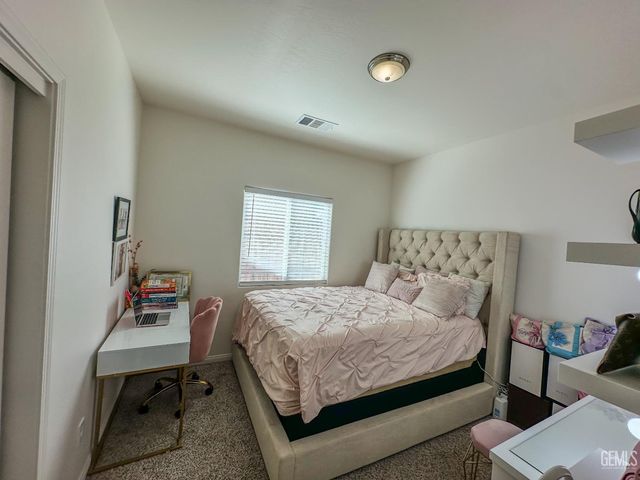 294 Shell Beach Ct, Delano, CA 93215