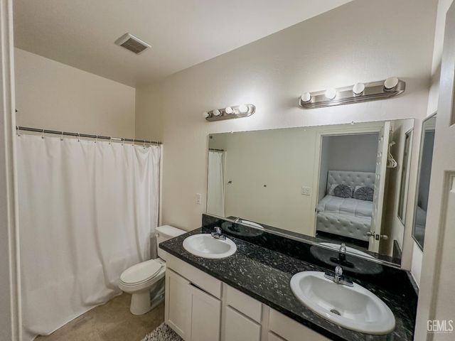 294 Shell Beach Ct, Delano, CA 93215