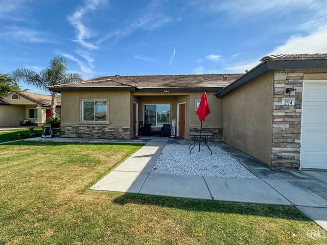 294 Shell Beach Ct, Delano, CA 93215