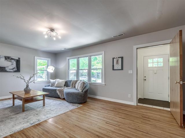 1102 McNamee Street, Norman, OK 73069