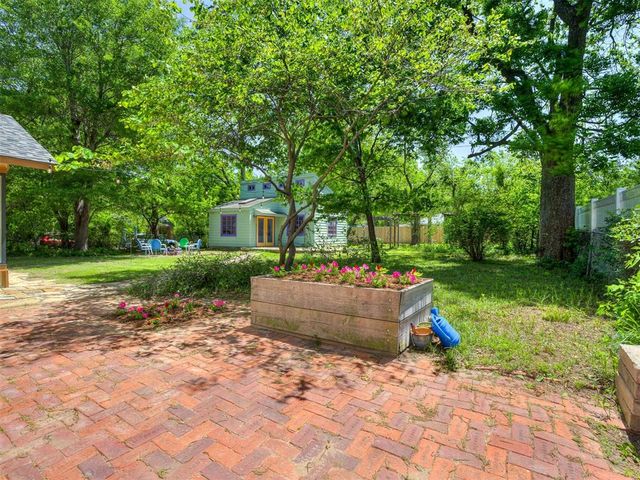 1102 McNamee Street, Norman, OK 73069