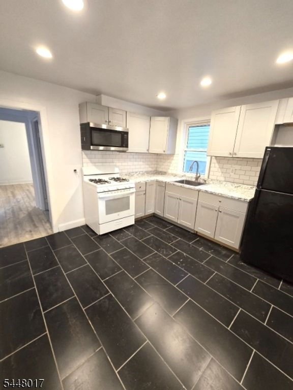 14 Triton Ter, Newark City, NJ 07104 — exterior