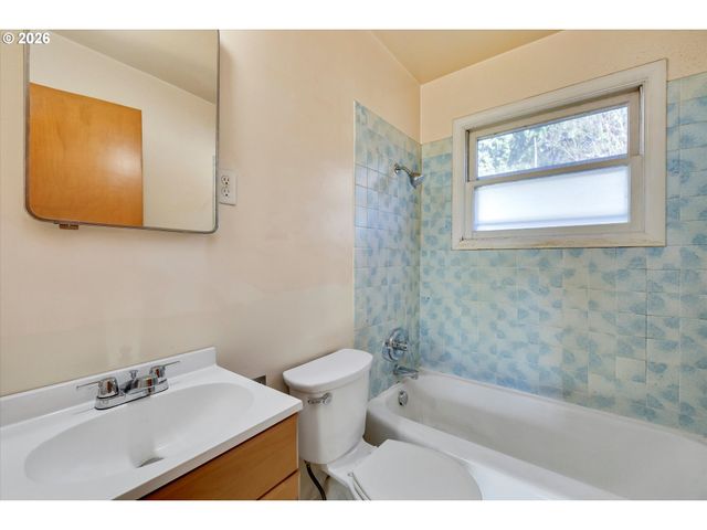 4305 Se FRANKLIN St, Milwaukie, OR 97222