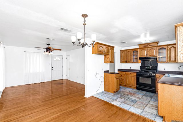 9569 Rainford Rd, Baton Rouge, LA 70810