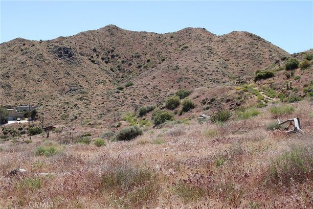 2 AC Eagles Nest, Yucca Valley, CA 92284