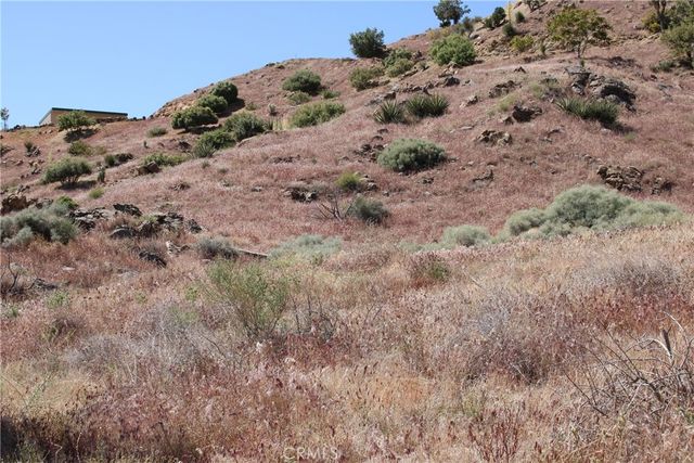 2 AC Eagles Nest, Yucca Valley, CA 92284