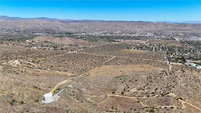 2 AC Eagles Nest, Yucca Valley, CA 92284
