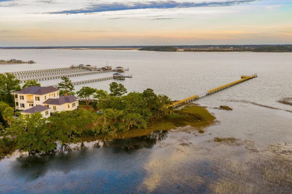 401 Wayfaring Point, Daniel Island, SC 29492