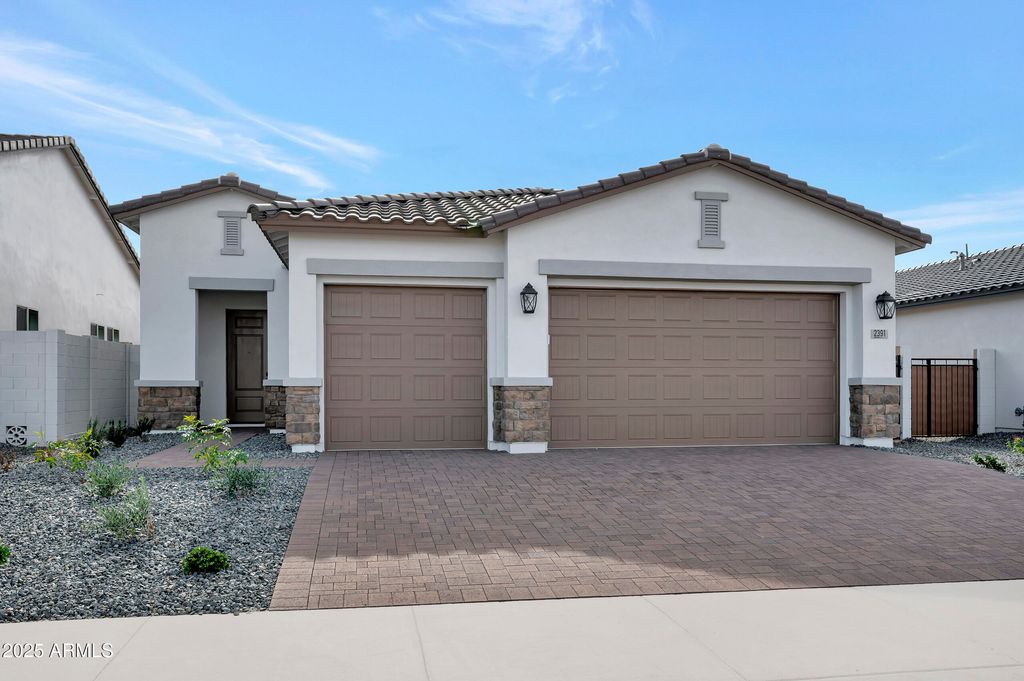 2391 E Amfissa Drive, San Tan Valley, AZ 85140 — exterior