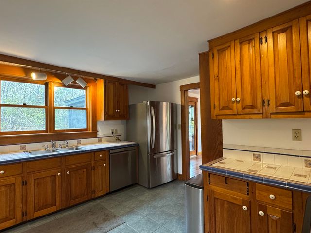 57 Summit Road, Plymouth, NH 03264