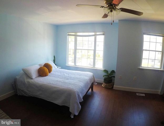 8702 VILLAGE GREEN CT, Alexandria, VA 22309