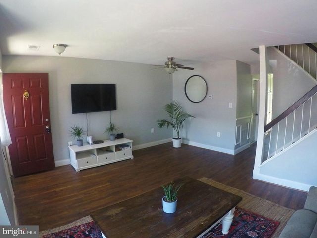 8702 VILLAGE GREEN CT, Alexandria, VA 22309