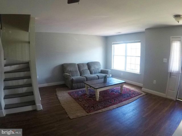 8702 VILLAGE GREEN CT, Alexandria, VA 22309