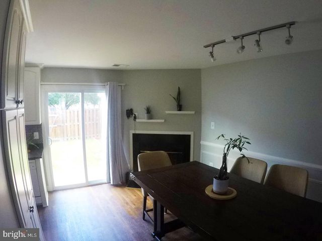 8702 VILLAGE GREEN CT, Alexandria, VA 22309