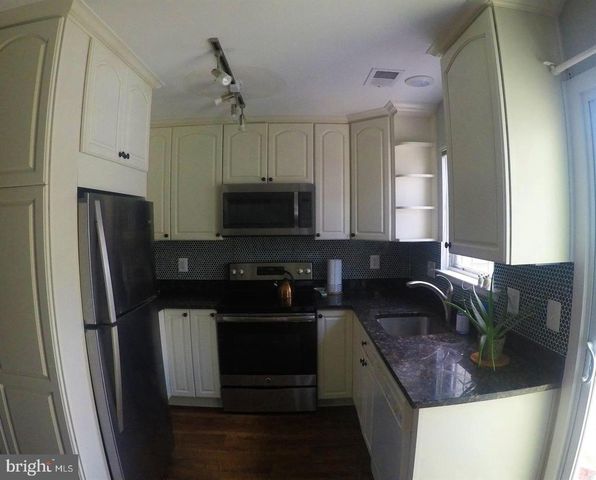 8702 VILLAGE GREEN CT, Alexandria, VA 22309