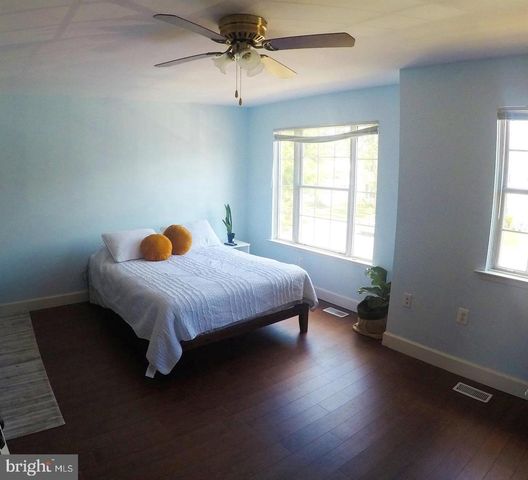 8702 VILLAGE GREEN CT, Alexandria, VA 22309