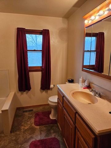 1170 Hodson Way, Anderson, MO 64831