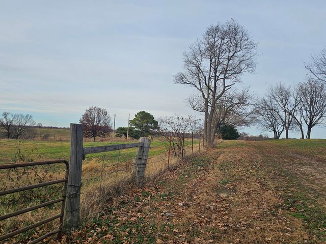 1170 Hodson Way, Anderson, MO 64831