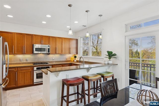 50 Constitution Way 50, Jersey City, NJ 07305