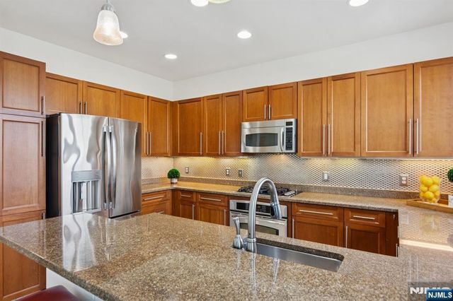 50 Constitution Way 50, Jersey City, NJ 07305