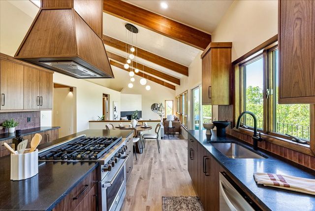 5302 ARROWHEAD LN, Ogden, UT 84403