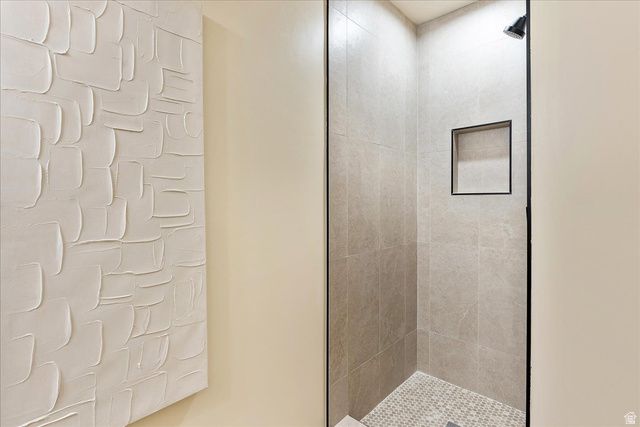 5302 ARROWHEAD LN, Ogden, UT 84403