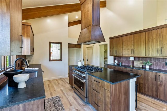 5302 ARROWHEAD LN, Ogden, UT 84403