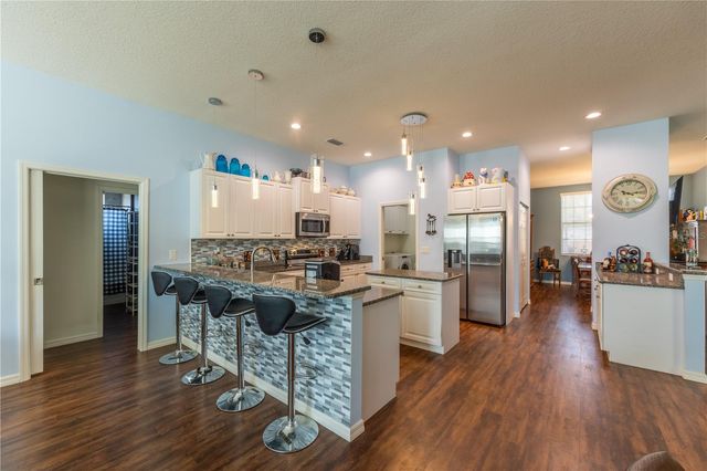 6416 18TH AVENUE E, Bradenton, FL 34208