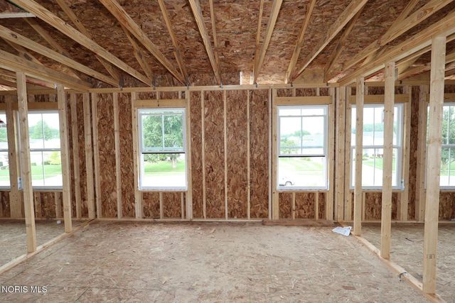 7741 Pilliod Road, Holland, OH 43528